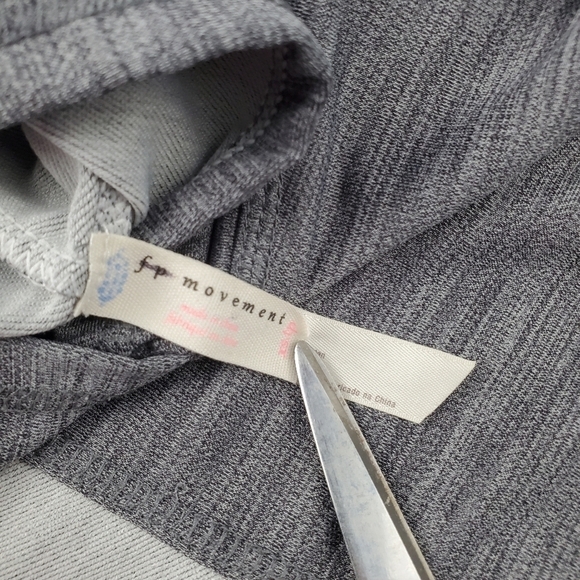 Free People XS Gray Colorblock Hooded‎ Cropped Hoodie Activewear Shirt Fitted - Picture 8 of 12